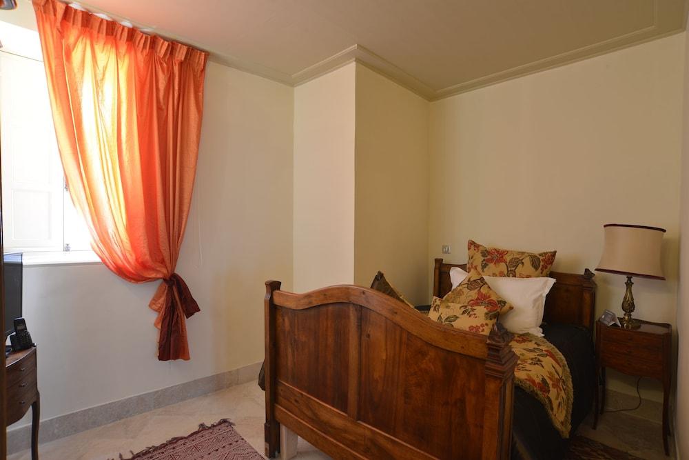 ホテル パレ バイラム チュニス エクステリア 写真 A bedroom at the hotel