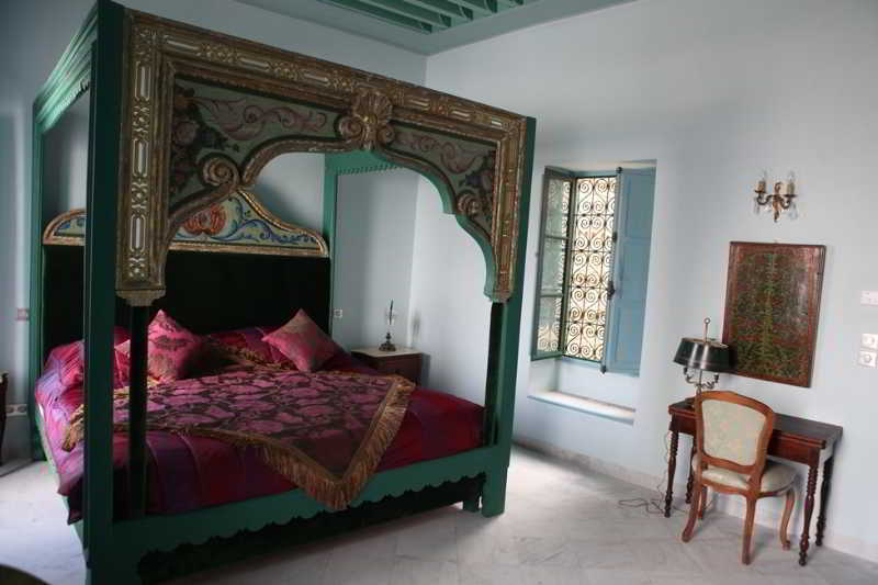 ホテル パレ バイラム チュニス エクステリア 写真 A bedroom in the Riad