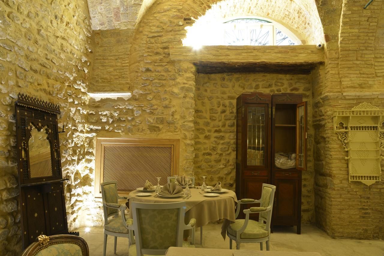 ホテル パレ バイラム チュニス エクステリア 写真 Interior of the restaurant