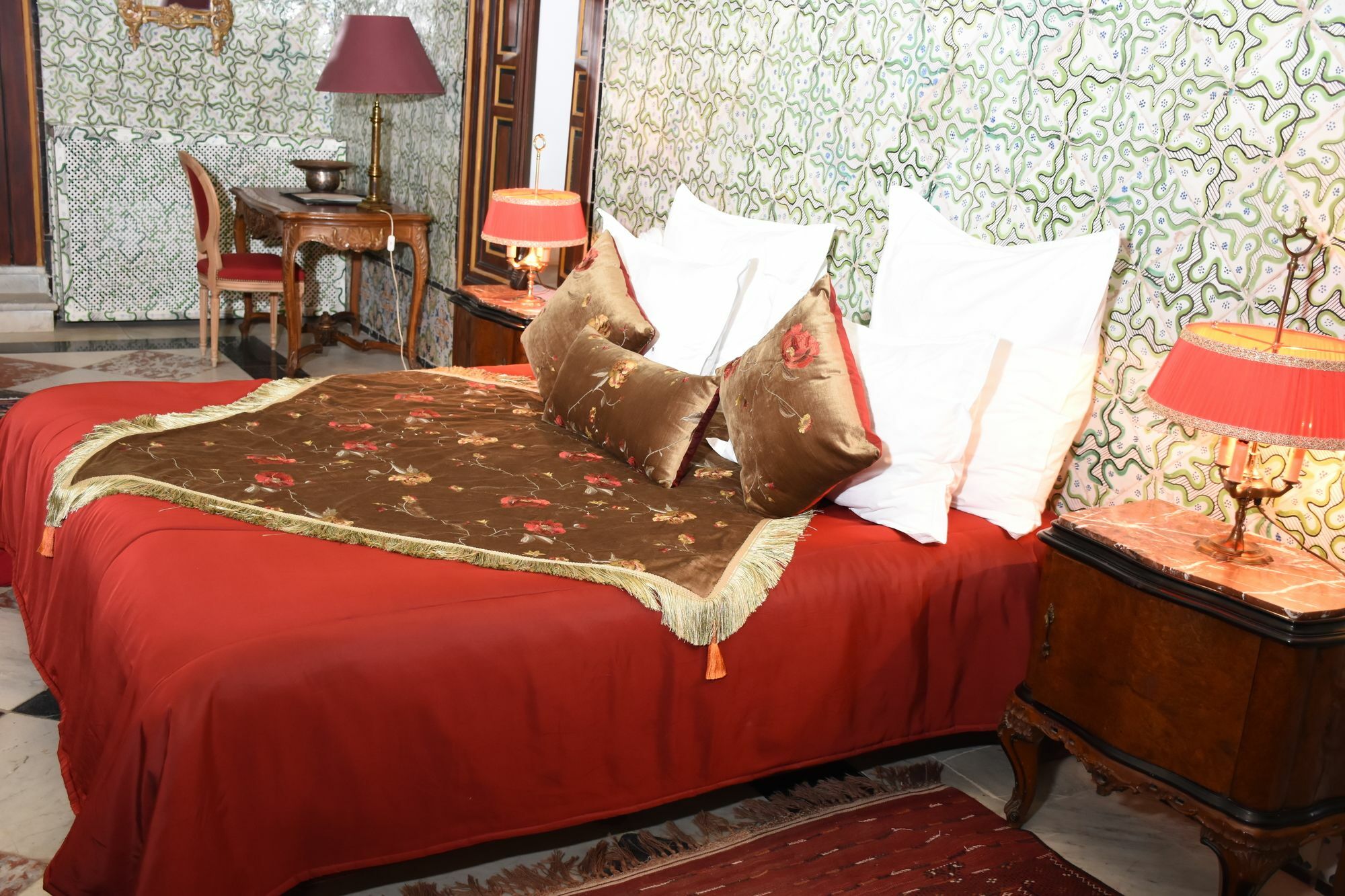 ホテル パレ バイラム チュニス エクステリア 写真 A bedroom at the hotel